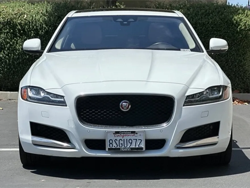 2020 Jaguar XF 25t Prestige photo 1