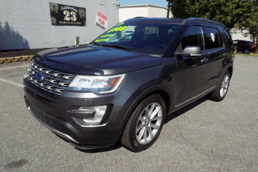 2016 Ford Explorer Limited photo 1