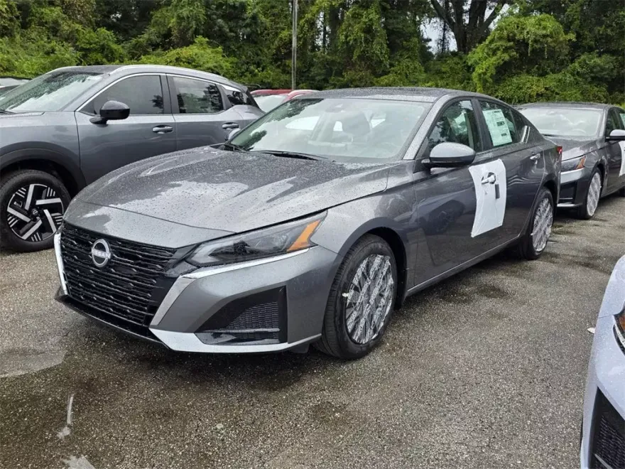 2025 Nissan Altima 2.5 SV photo 1