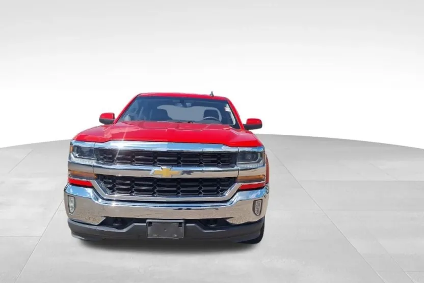 2018 Chevrolet Silverado 1500 LT photo 1