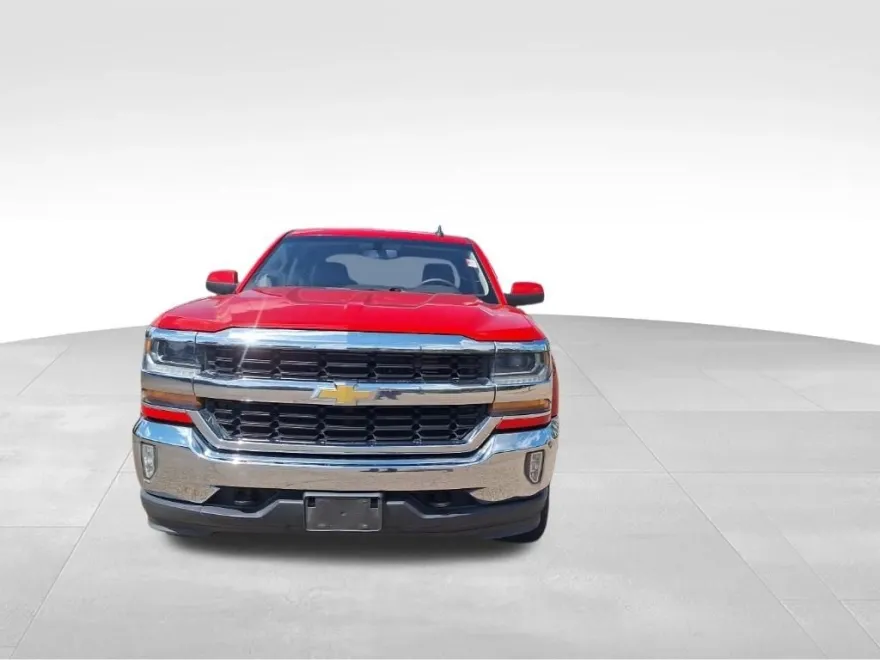 2018 Chevrolet Silverado 1500 LT photo 1