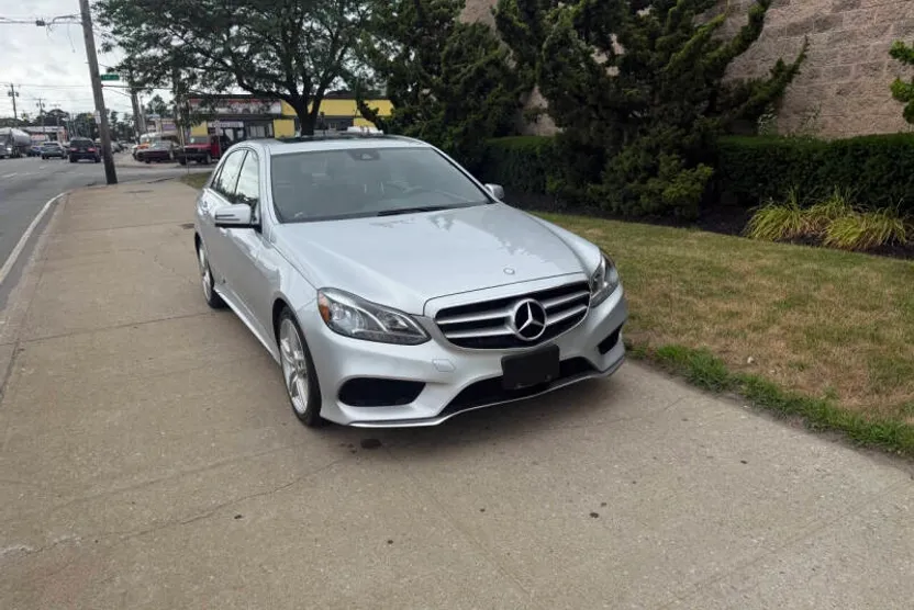 2014 Mercedes Benz E 350 Sport 4MATIC photo 1