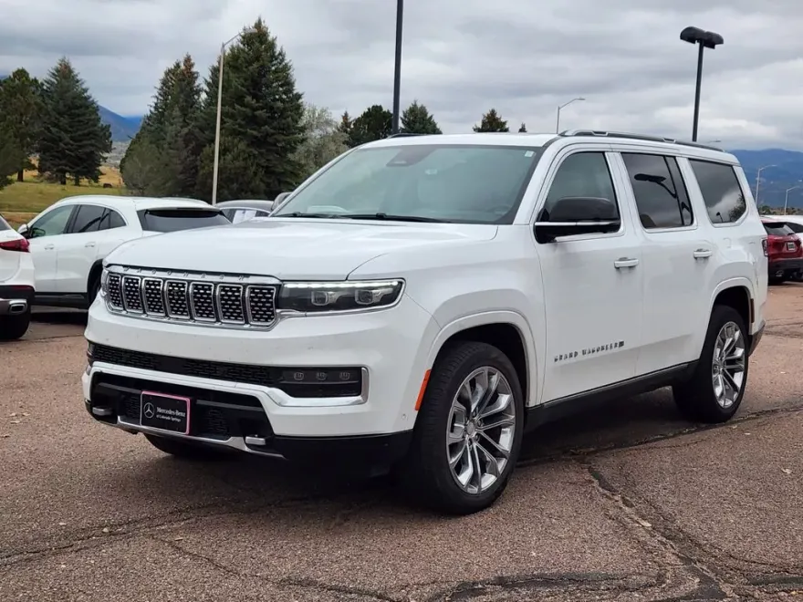 2023 Jeep Grand Wagoneer II photo 1