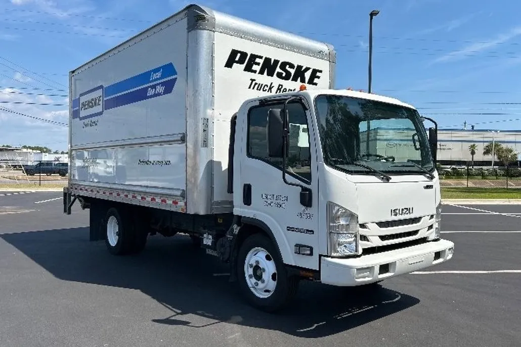 2021 Isuzu NPR photo 1