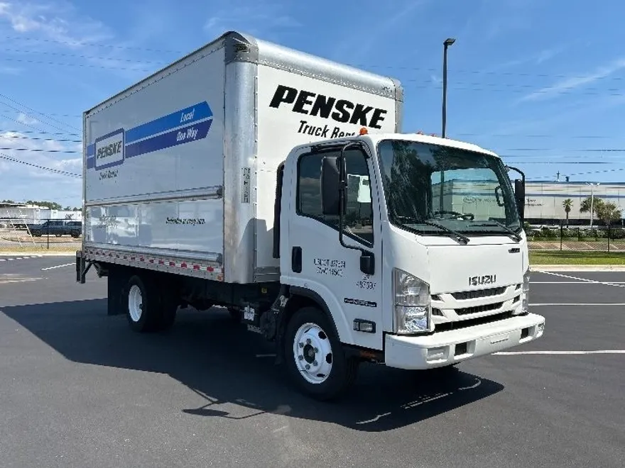 2021 Isuzu NPR photo 1
