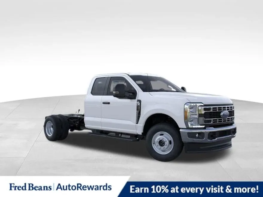 2025 Ford F-350 XL photo 1