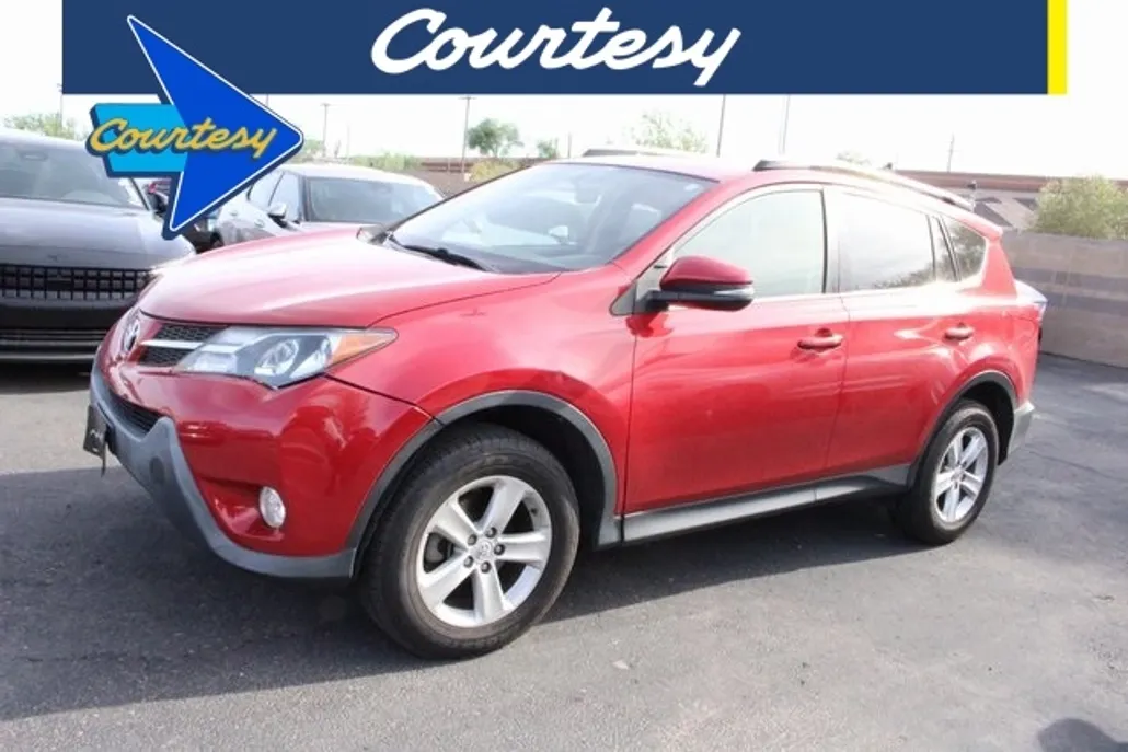 2013 Toyota RAV4 XLE photo 1