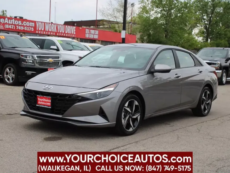 2023 Hyundai Elantra SEL photo 1