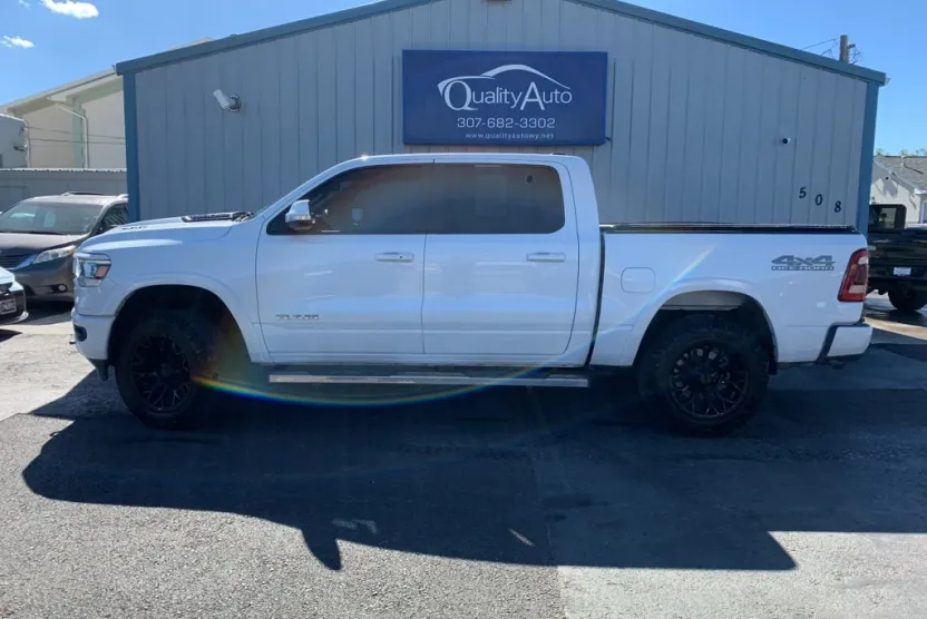 2019 Ram 1500 Laramie photo 1