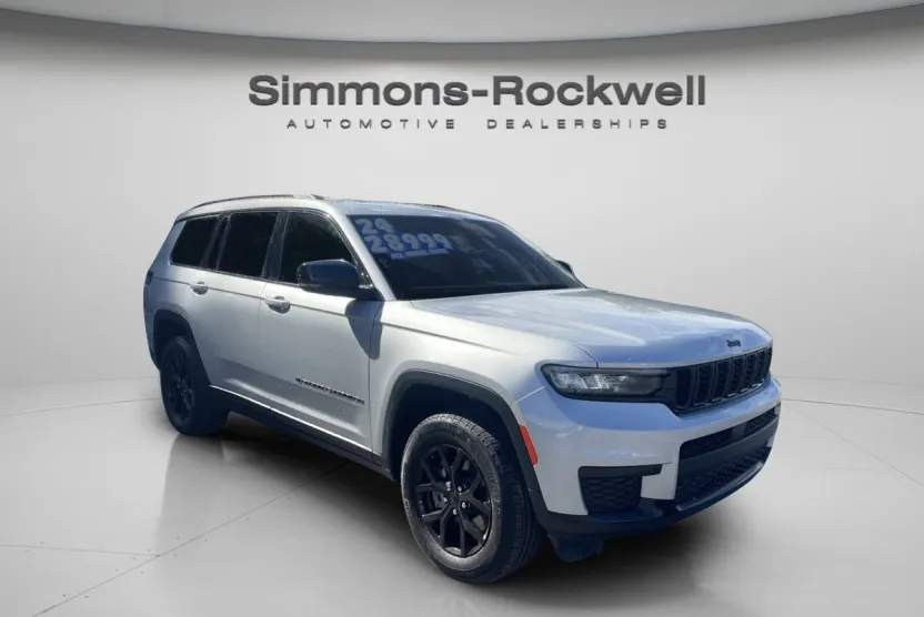 2024 Jeep Grand Cherokee Altitude photo 1