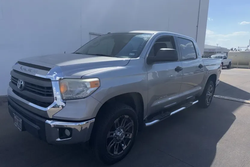 2014 Toyota Tundra SR5 photo 1