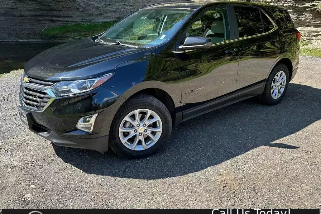 2021 Chevrolet Equinox LT photo 1
