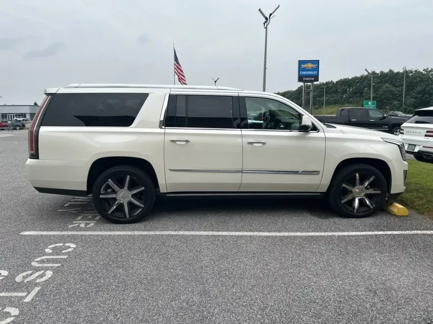 2015 Cadillac Escalade ESV Premium photo 1
