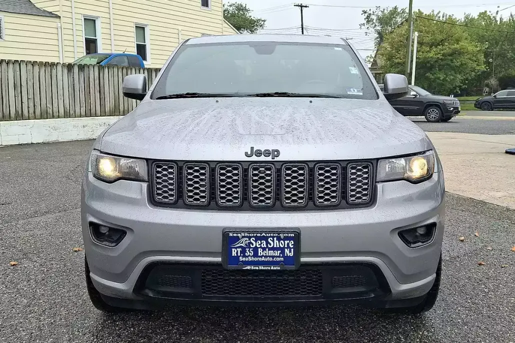 2019 Jeep Grand Cherokee Altitude photo 1