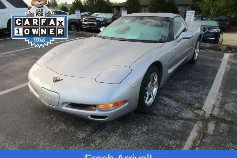 2004 Chevrolet Corvette photo 1