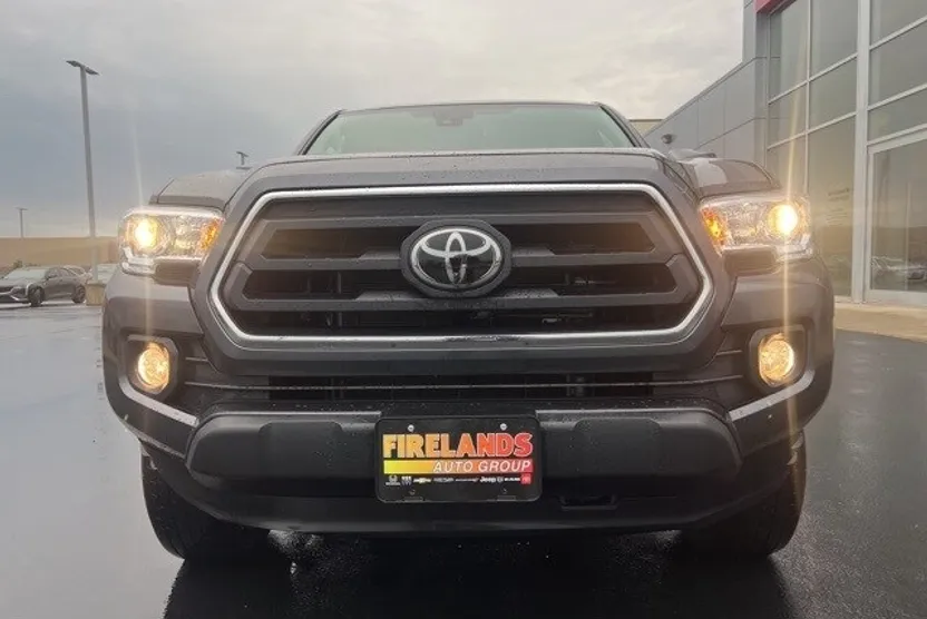 2020 Toyota Tacoma SR5 photo 1