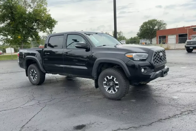 2020 Toyota Tacoma SR5 photo 1
