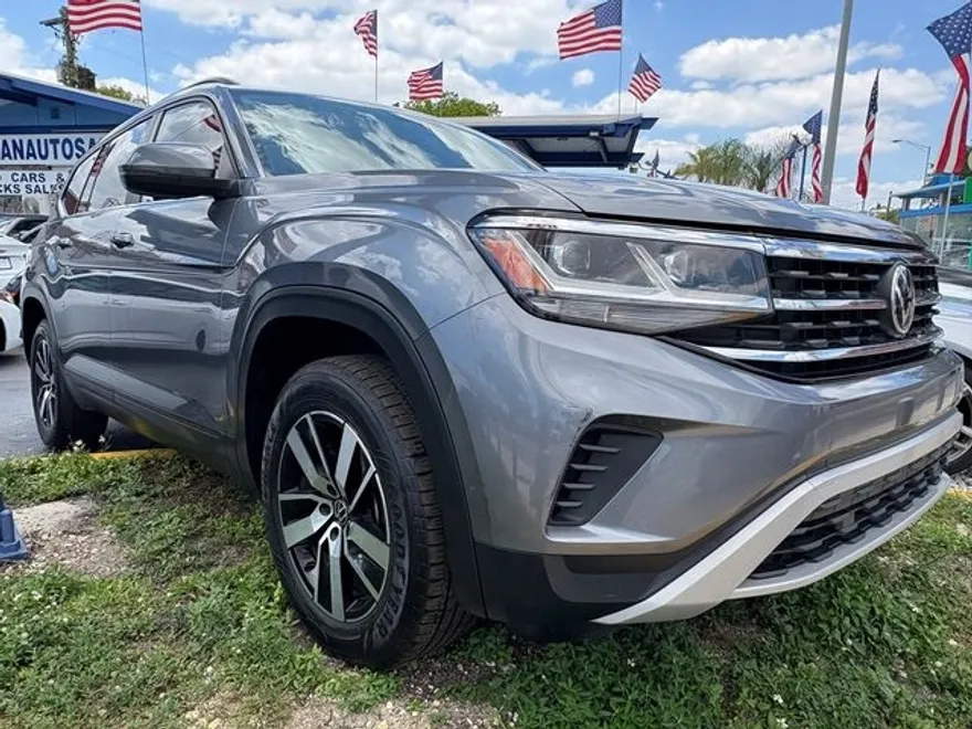 2022 Volkswagen Atlas SE photo 1