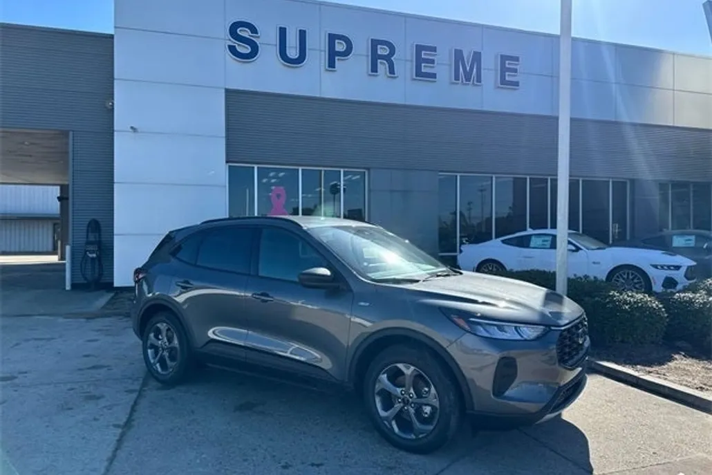 2025 Ford Escape ST-Line photo 1