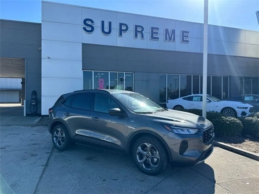2025 Ford Escape ST-Line photo 1