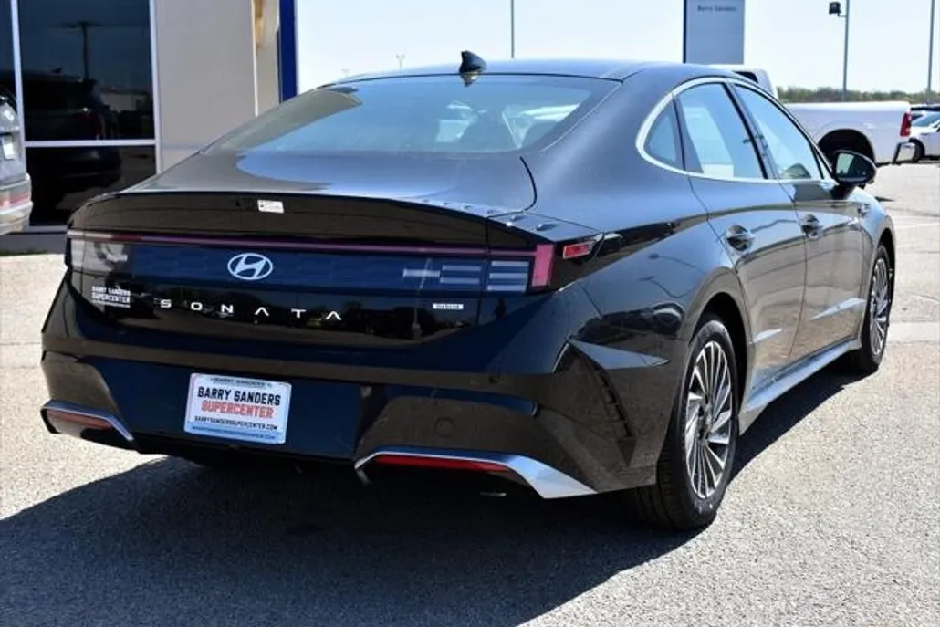 2025 Hyundai Sonata Hybrid Limited photo 1