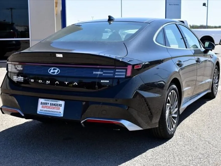 2025 Hyundai Sonata Hybrid Limited photo 1
