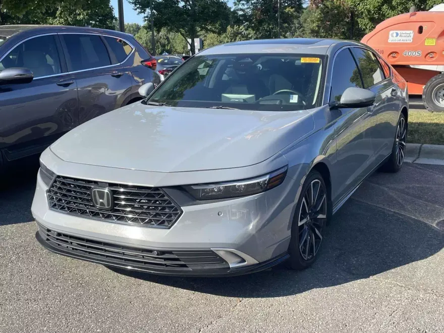 2023 Honda Accord Hybrid Touring photo 1