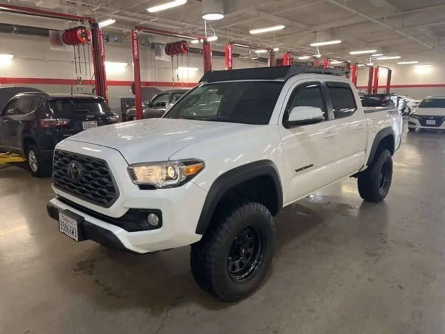 2023 Toyota Tacoma Double Cab photo 1