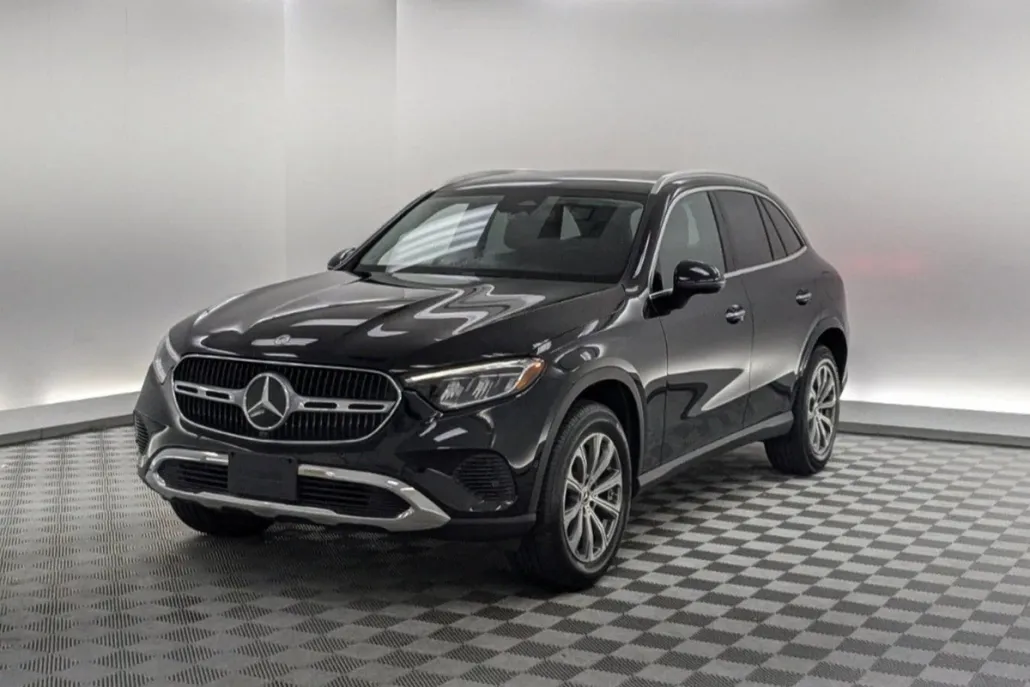 2024 Mercedes Benz GLC 300 photo 1