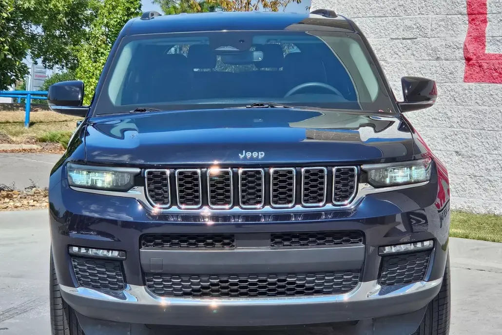 2023 Jeep Grand Cherokee Limited photo 1