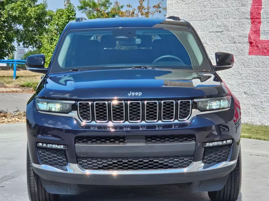 2023 Jeep Grand Cherokee Limited photo 1