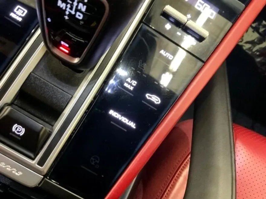 2019 Porsche Cayenne photo 17