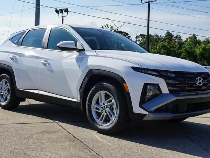 2026 Hyundai Tucson SE photo 1