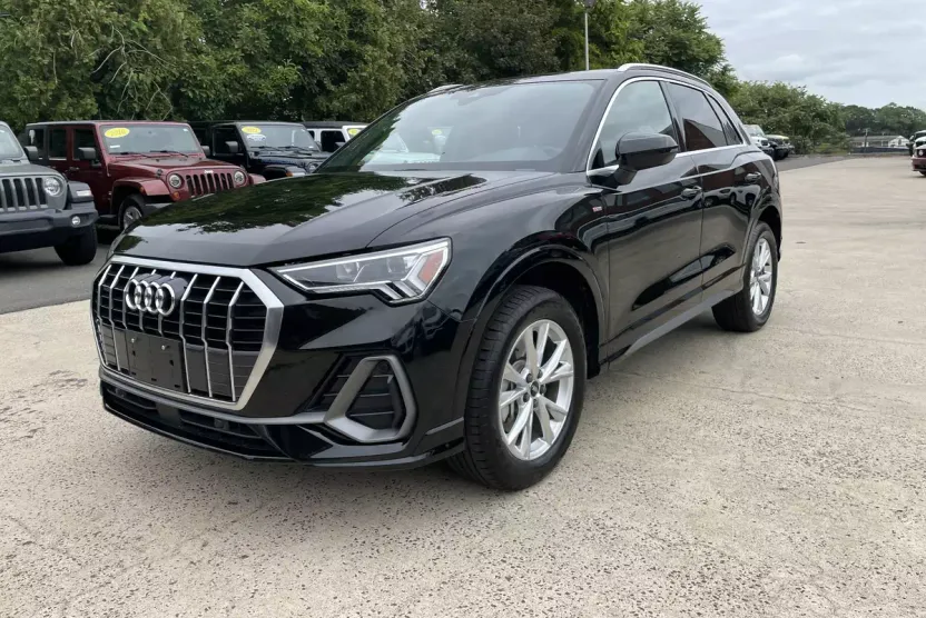 2025 Audi Q3 S line Premium 45 TFSI photo 1