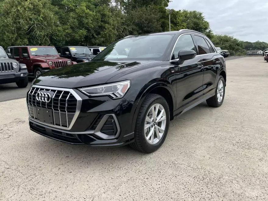 2025 Audi Q3 S line Premium 45 TFSI photo 1