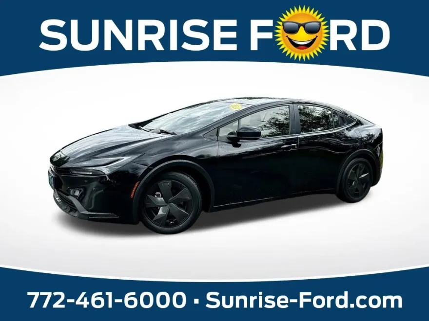 2024 Toyota Prius LE photo 1