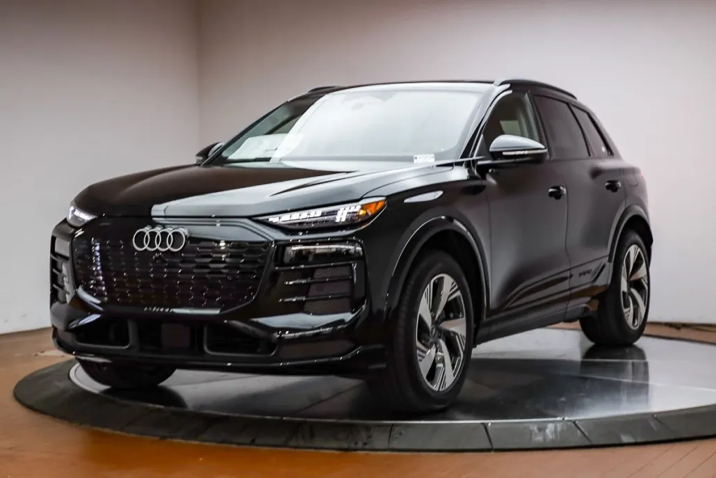 2025 Audi Q6 E-tron Premium Plus photo 1