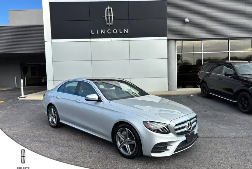 2019 Mercedes Benz E 300 Sedan photo 1