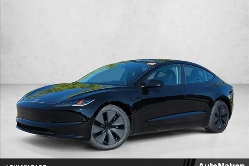 2025 Tesla Model 3 Long Range photo 1