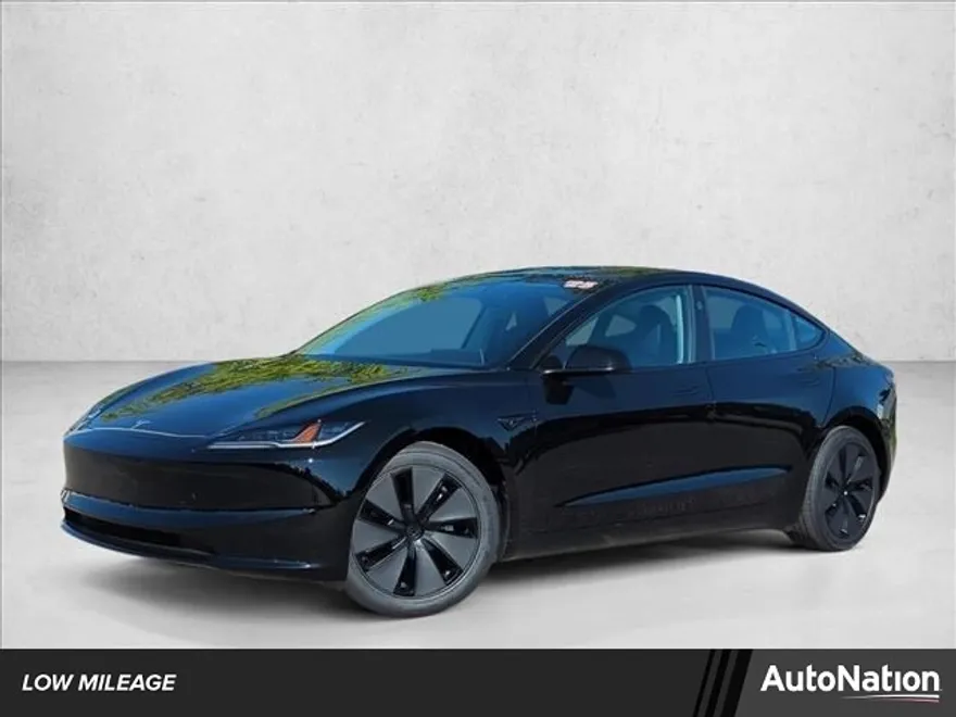 2025 Tesla Model 3 Long Range photo 1