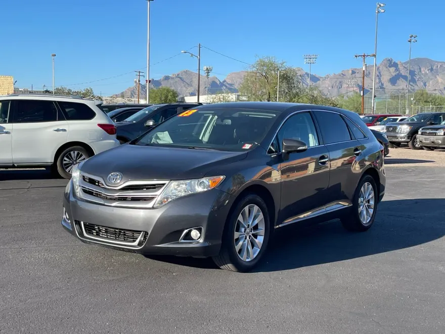 2013 Toyota Venza XLE photo 1