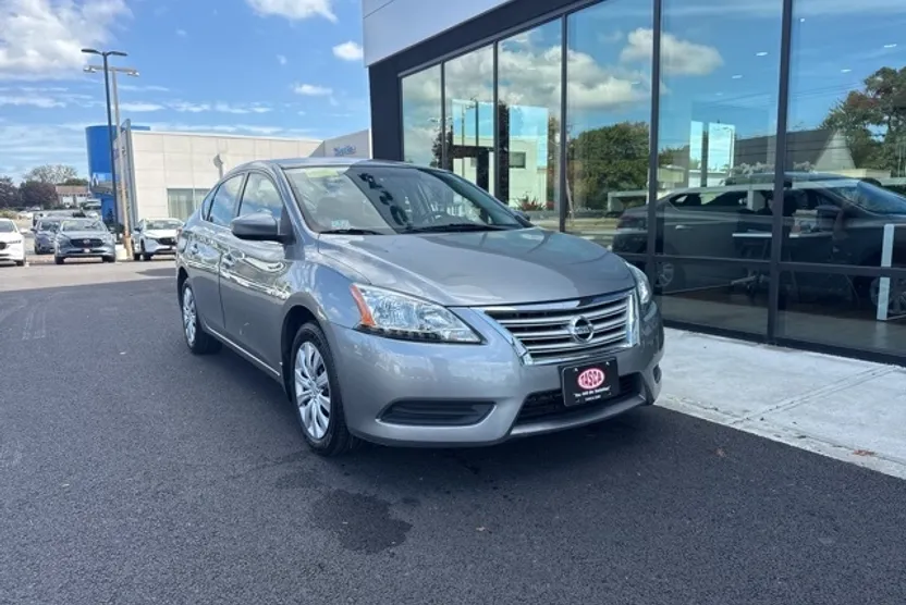 2013 Nissan Sentra S photo 1