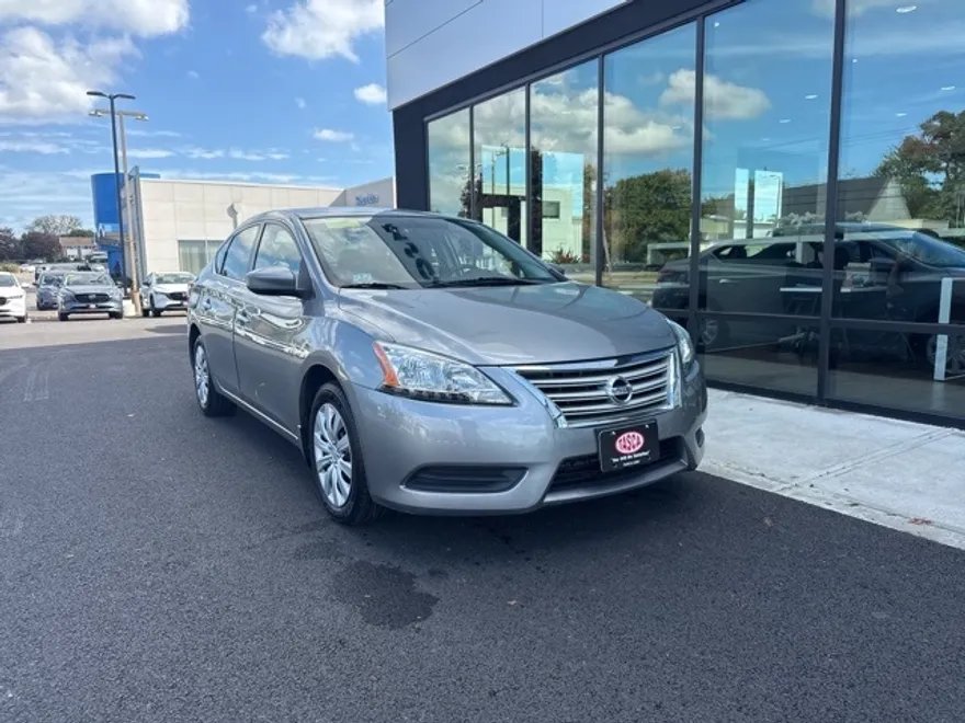 2013 Nissan Sentra S photo 1