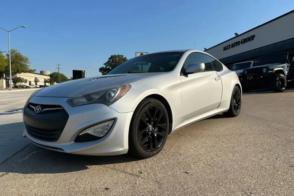 2014 Hyundai Genesis Coupe 2.0T Premium photo 1