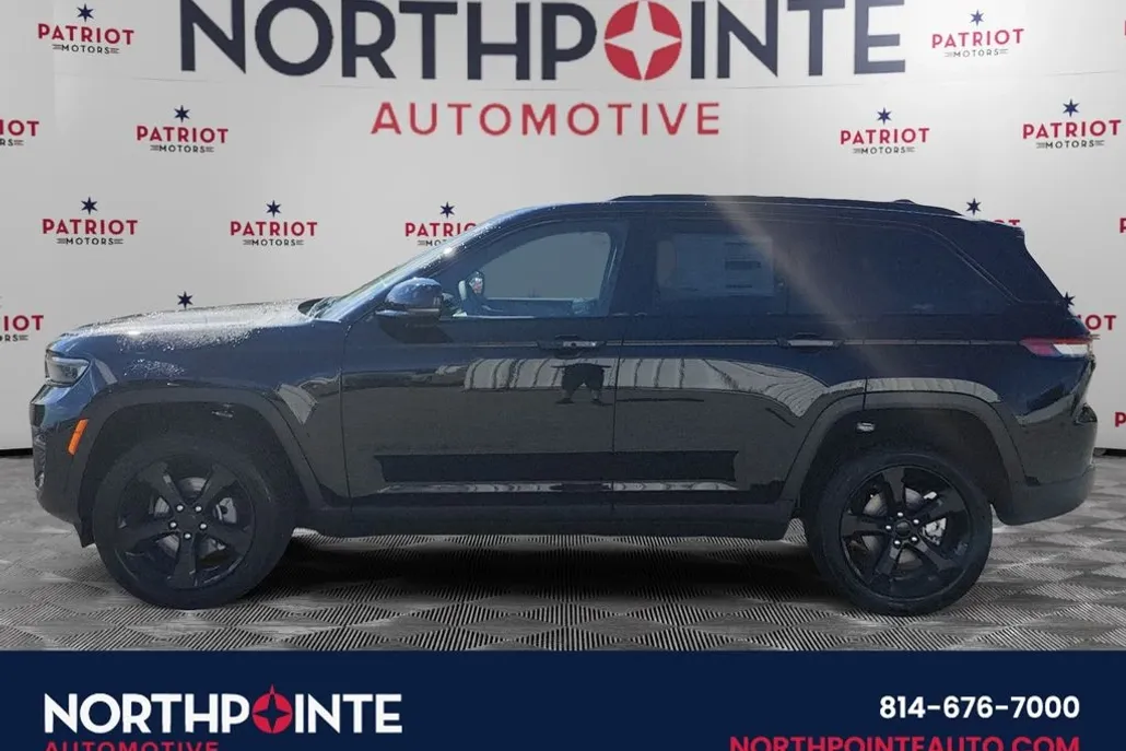 2025 Jeep Grand Cherokee Altitude photo 1