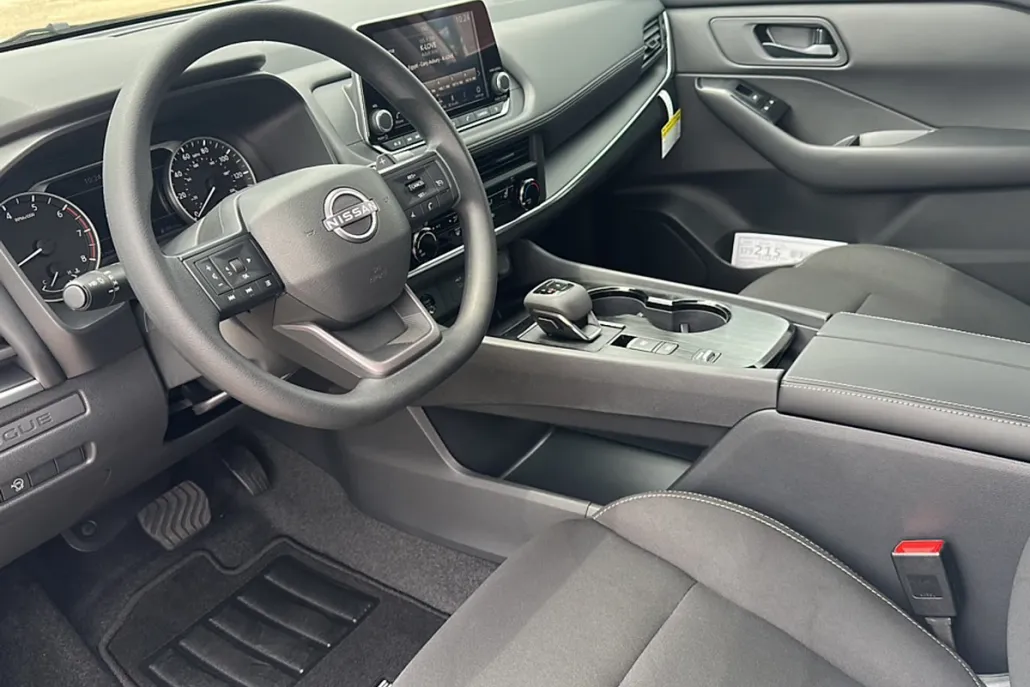 2025 Nissan Rogue S photo 1