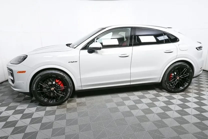 2026 Porsche Cayenne E-Hybrid Coupe S photo 1