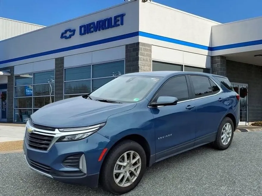 2024 Chevrolet Equinox LT photo 1
