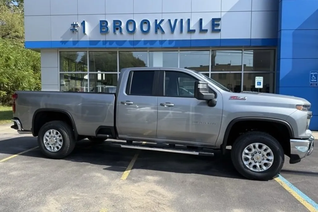 2026 Chevrolet Silverado 2500HD LT photo 1