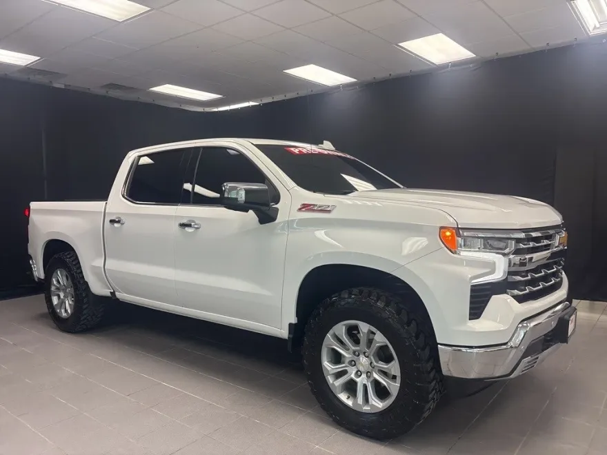 2025 Chevrolet Silverado 1500 LTZ photo 1